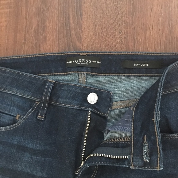 NWOT Guess Sexy Curve Jean - size 28 - Picture 5 of 6